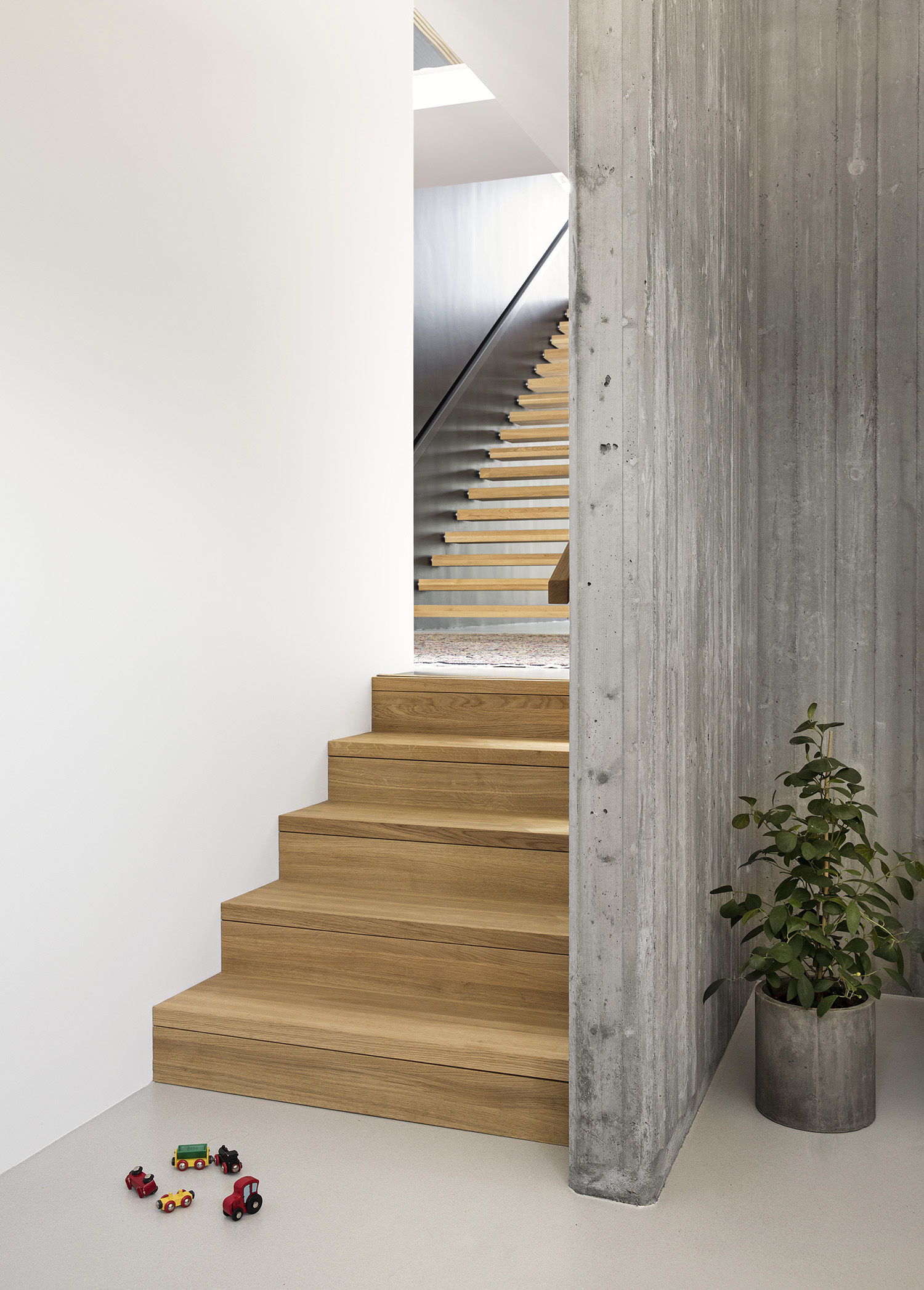 Mellom vegger trappen i eik